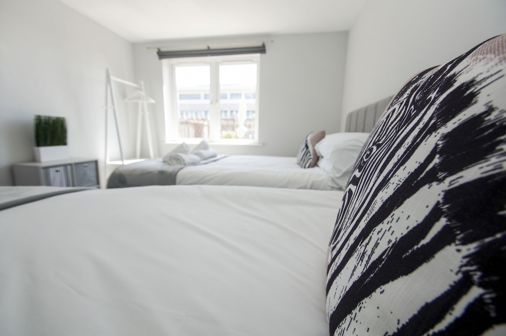 Marina Apartment Parking by Brighton Holiday Lets