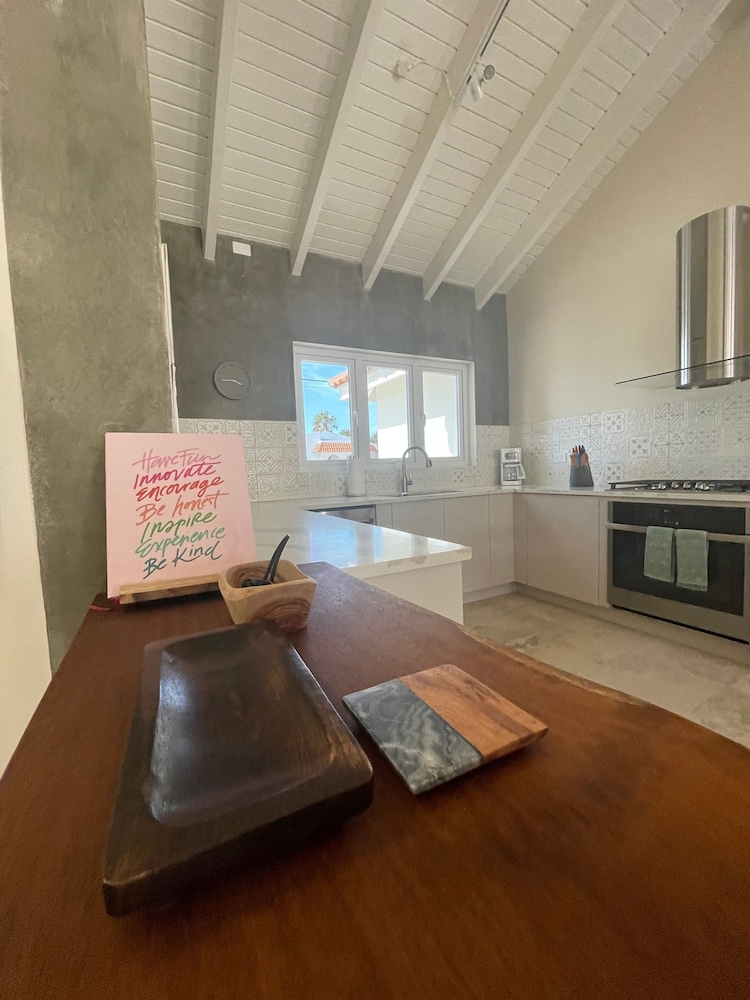 New Mediterranean Villa 5bed 5bath Across-marriott