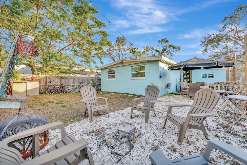 Family Home 10 Mins to Beach Pets Welcome