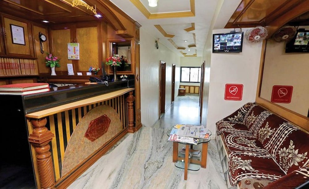 Lobby & Reception