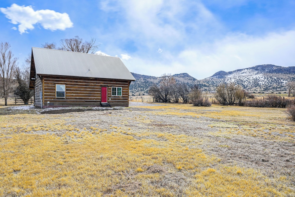 Hike, Hunt & Unwind: Mtn-view Cabin in Del Norte!