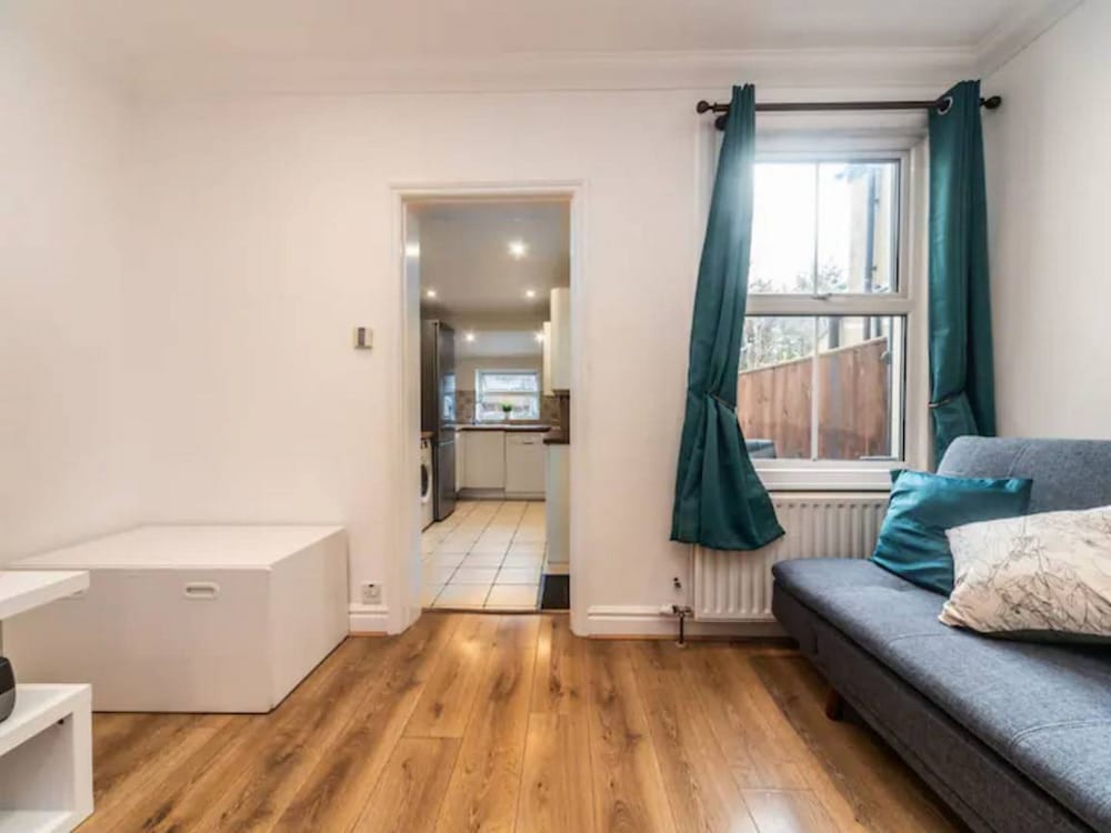 Charming Period Home Near Surbiton With Garden