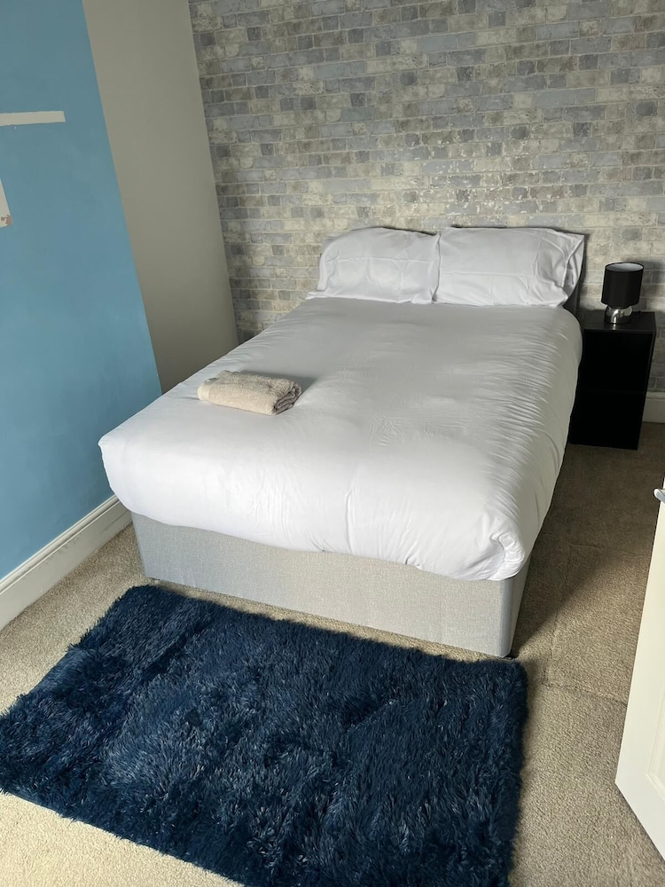 SPECIAL 5 Bedroom Whole House Brereton view 3