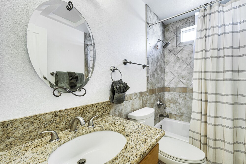 Grill, Fire Pit & Pool: Lake Havasu City Home!