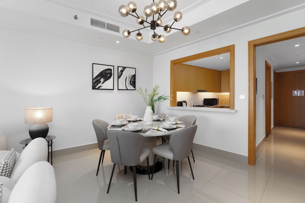 Maison Privee - Ultimate Living with Front-Row Views of Burj Khalifa & Dubai Fountains