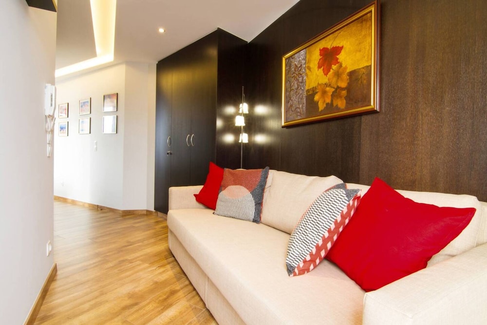 Praxitelous 37 in Athens