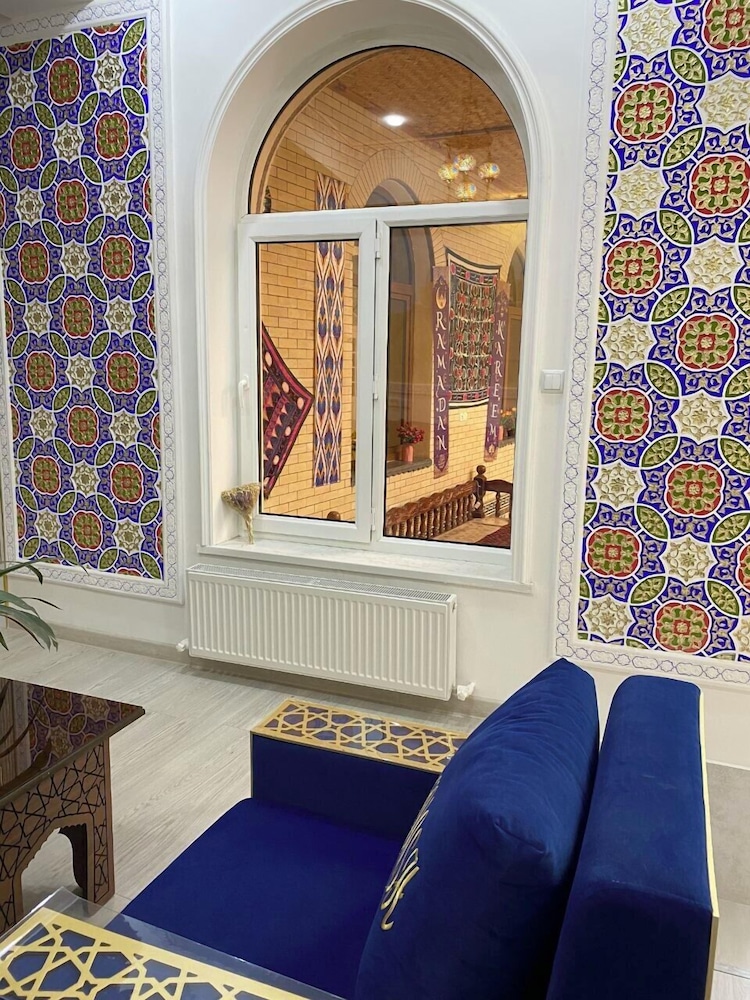 Family Guest House Parivash