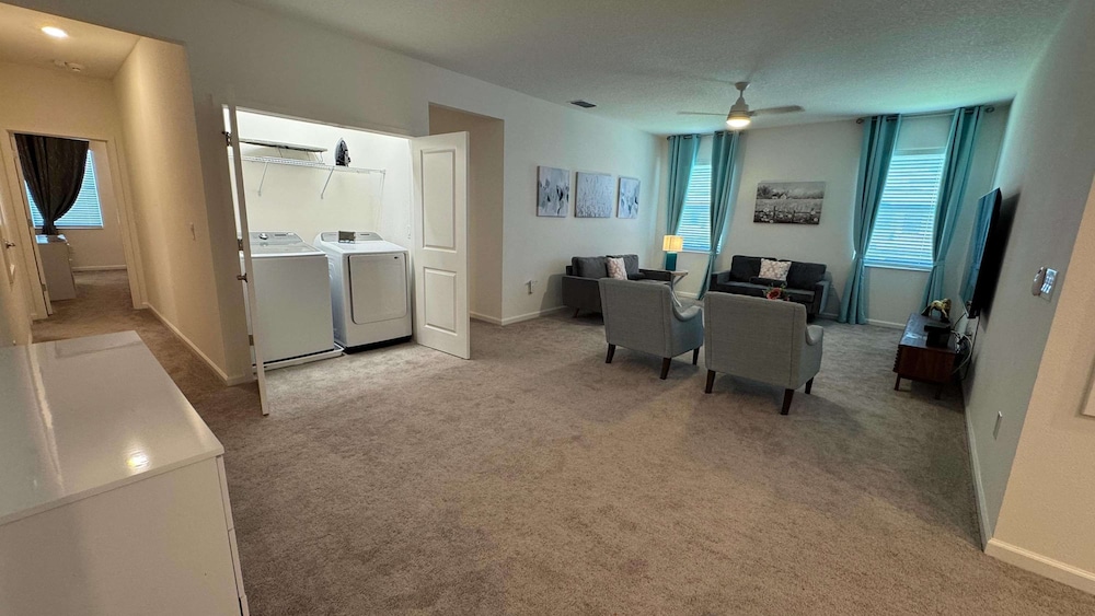 Family Friendly 12bd w Jacuzzi Veranda Palms 4401