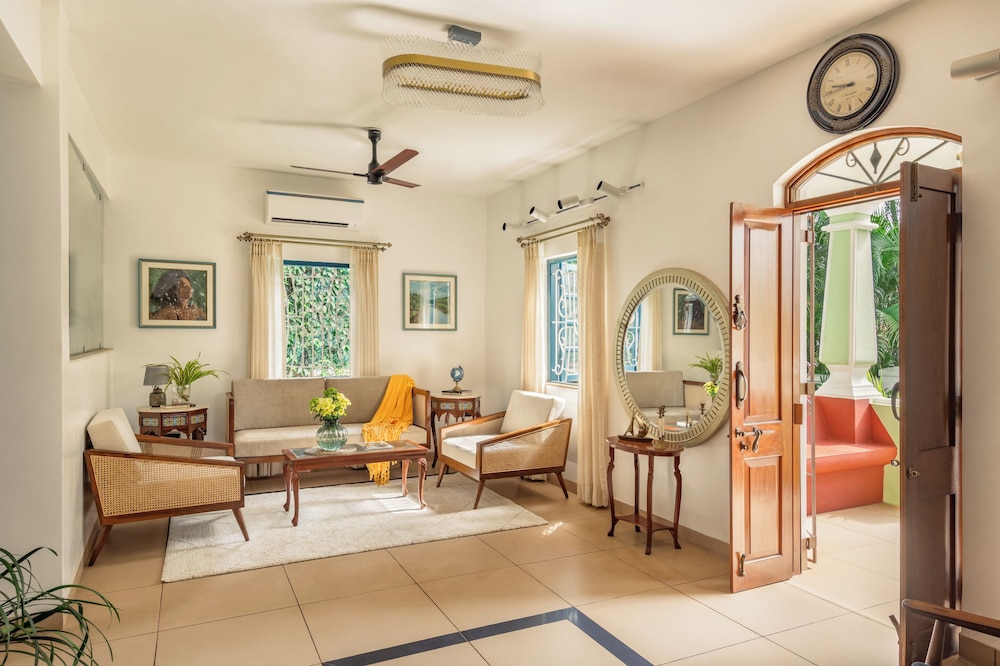 Sanctuary by RÊVE Escapes - Premium 3 BHK Villa Near Morjim Beach