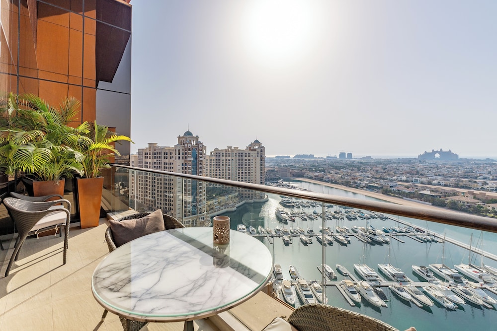 Tiara Residences - Mint Stay