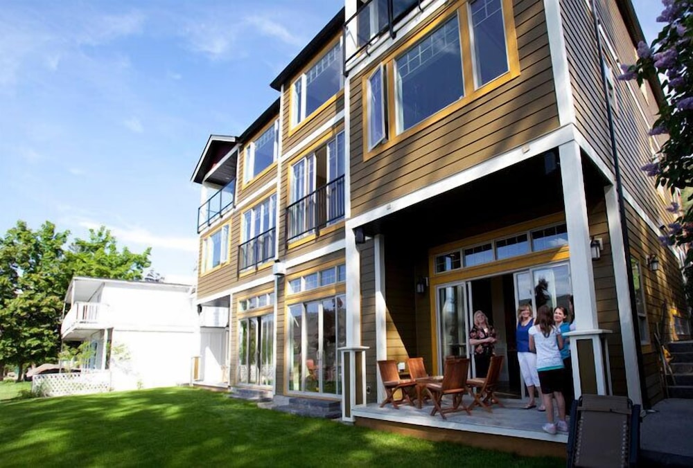 Vernon Vacations - OKeefe's Landing Bed  Breakfast - Property Image 4