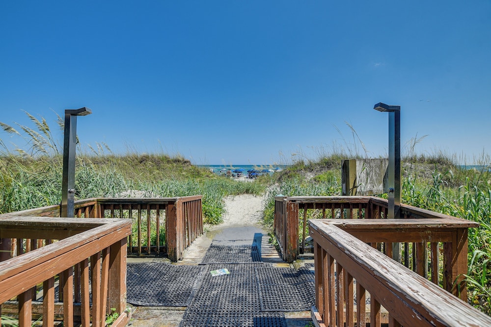 Oceanfront Condo w/ Views in North Myrtle Beach! view 4