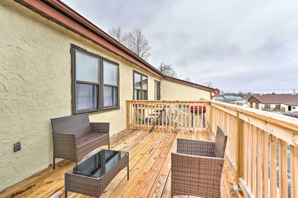 Inviting Poconos Getaway w/ Deck: Ski & Hike!