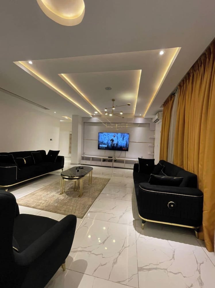 Luxury and Smart Homes