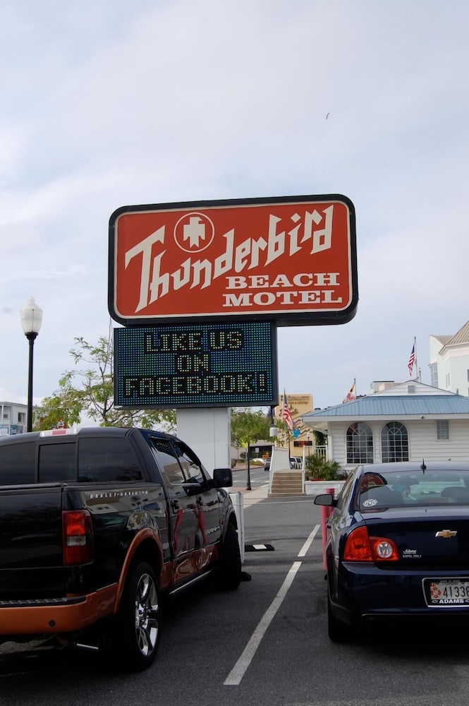 Thunderbird Beach Motel