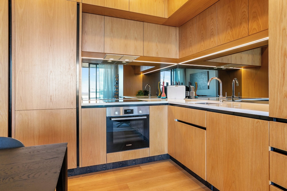 Beautiful and bold 1 bed retreat view 5
