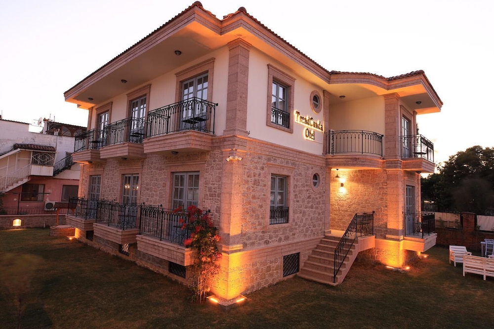 Trend Cunda Otel view 3
