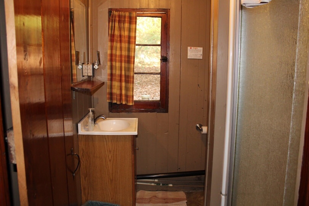 Hominy Ridge Cabins and Gift Shop