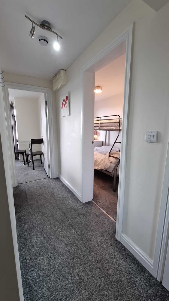 Beachside Home - Sleeps 5, Garden, Parking & Pets view 4