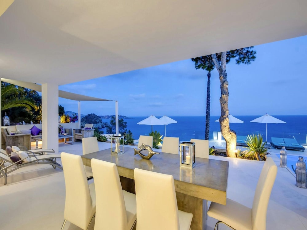 Beautiful Villa With Leisure Activities