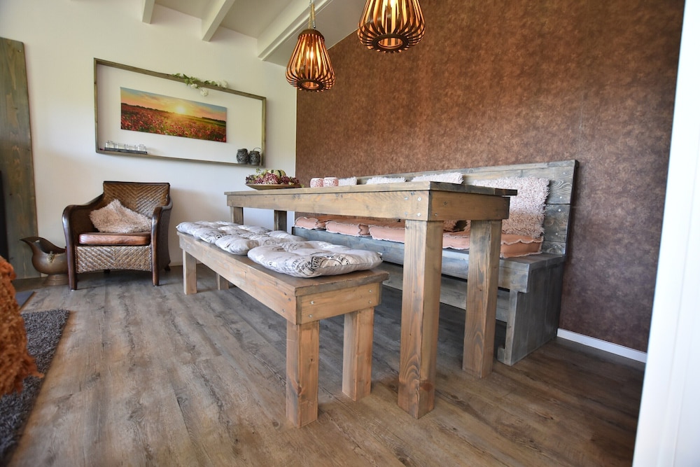 Alluring Holiday Home in Reutum-Weerselo with Hot Tub