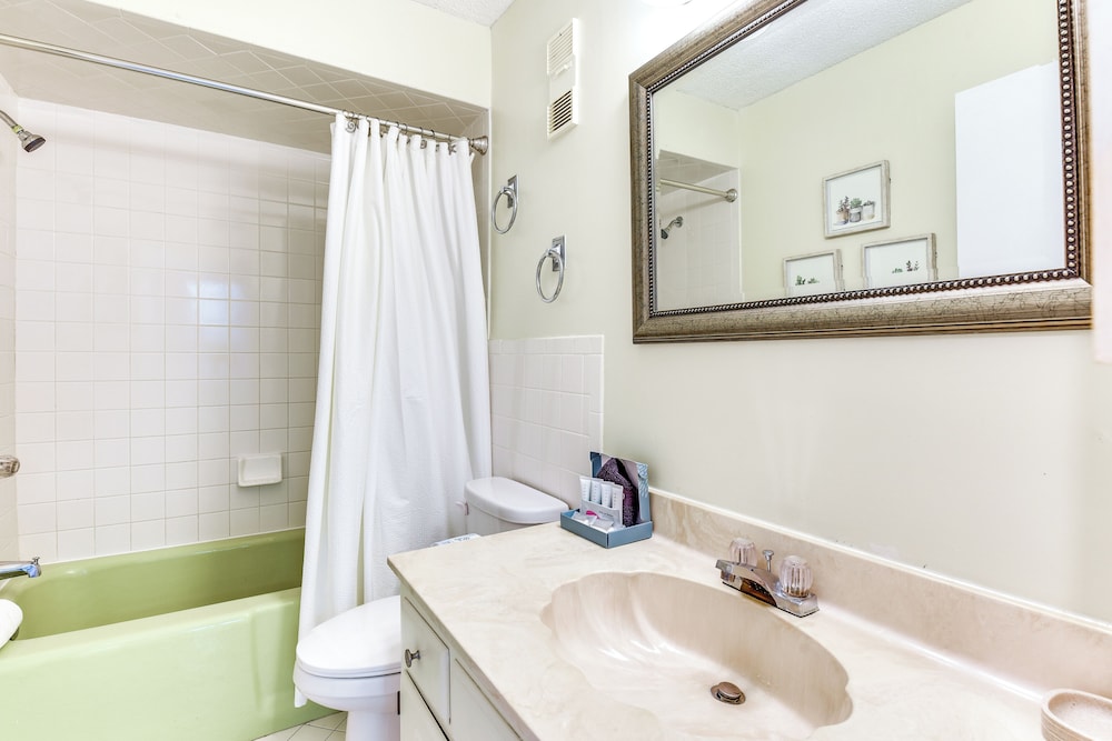 Regency Towers PCB Condo: Beach Access & 2 Pools
