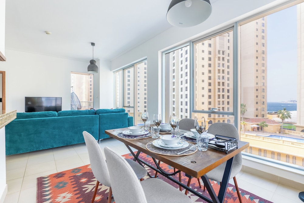 Excellent Panoramic 1BR at Attessa