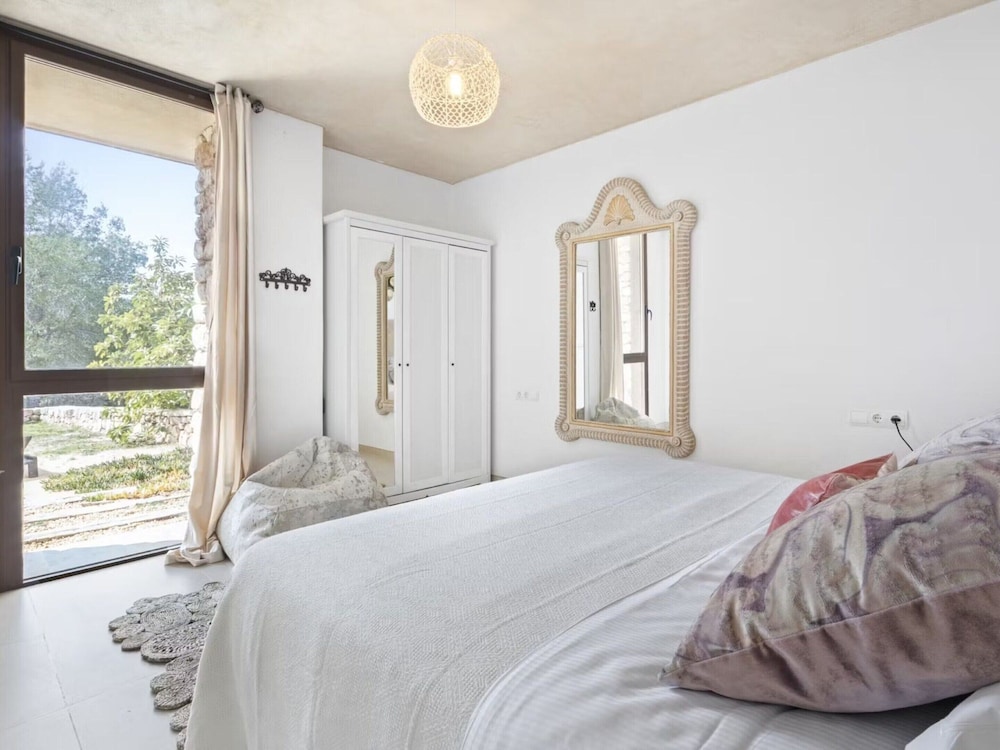 Rural Hideaway Villa in Stcarlos