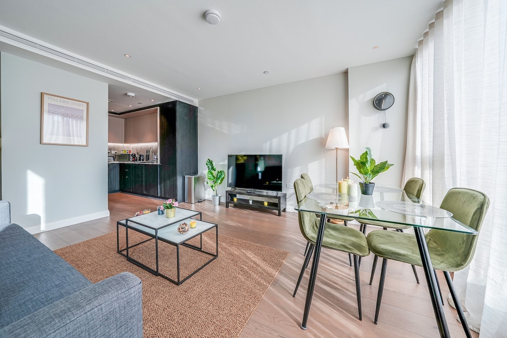 Central London Stay in Vauxhall With Balcony