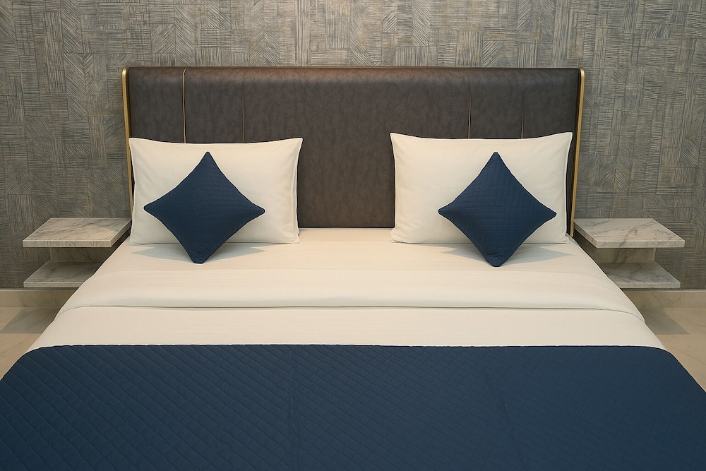 Let'stay- Sector-70 Noida