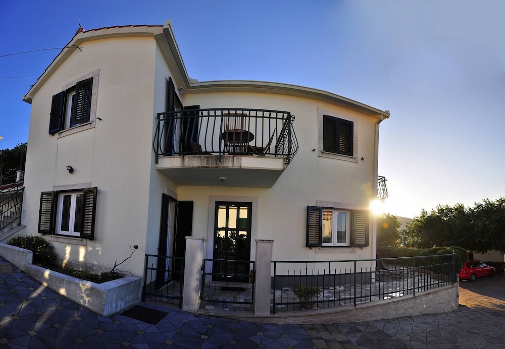 Cosy Suite With Garden & Terrace