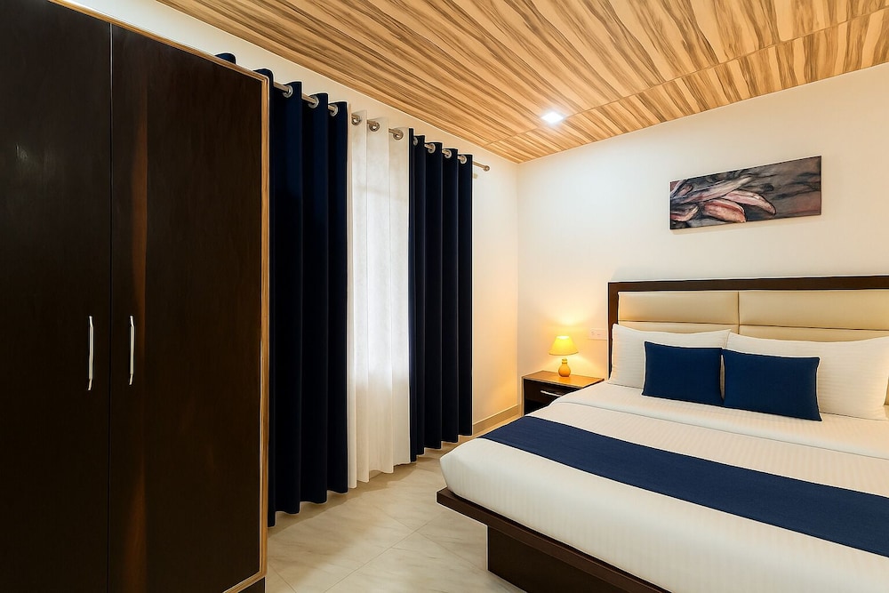 Hotel Shiva Lake - Near Mussoorie Lake