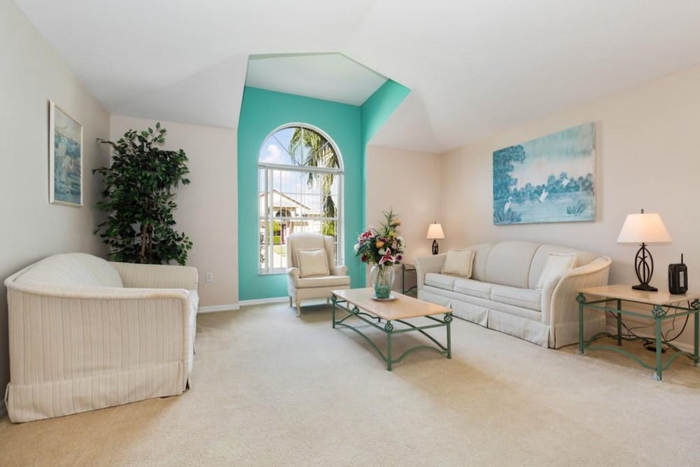 Relaxing Oak Island Pool Villa Close to Disney