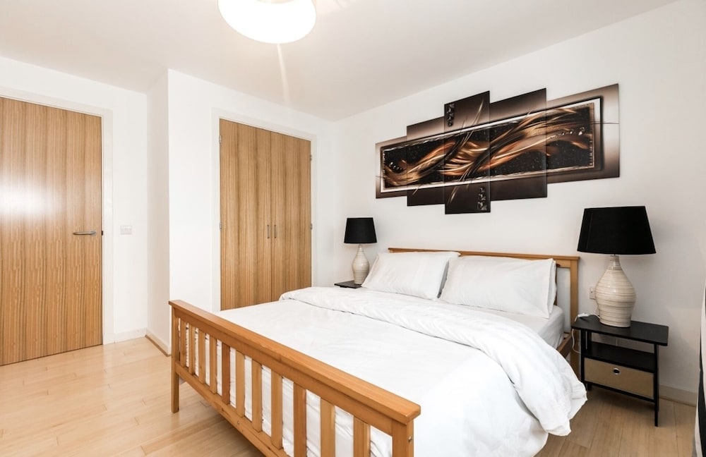 Stylish 2 Bedroom Apartment Aberdeen City Centre view 3