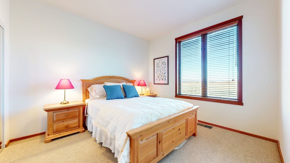 Snowcreek V #819 4 Bedroom Condo
