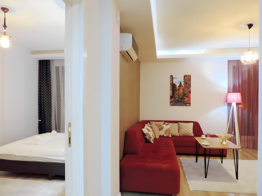 Modern Flat Near Center and Old Town in Antalya