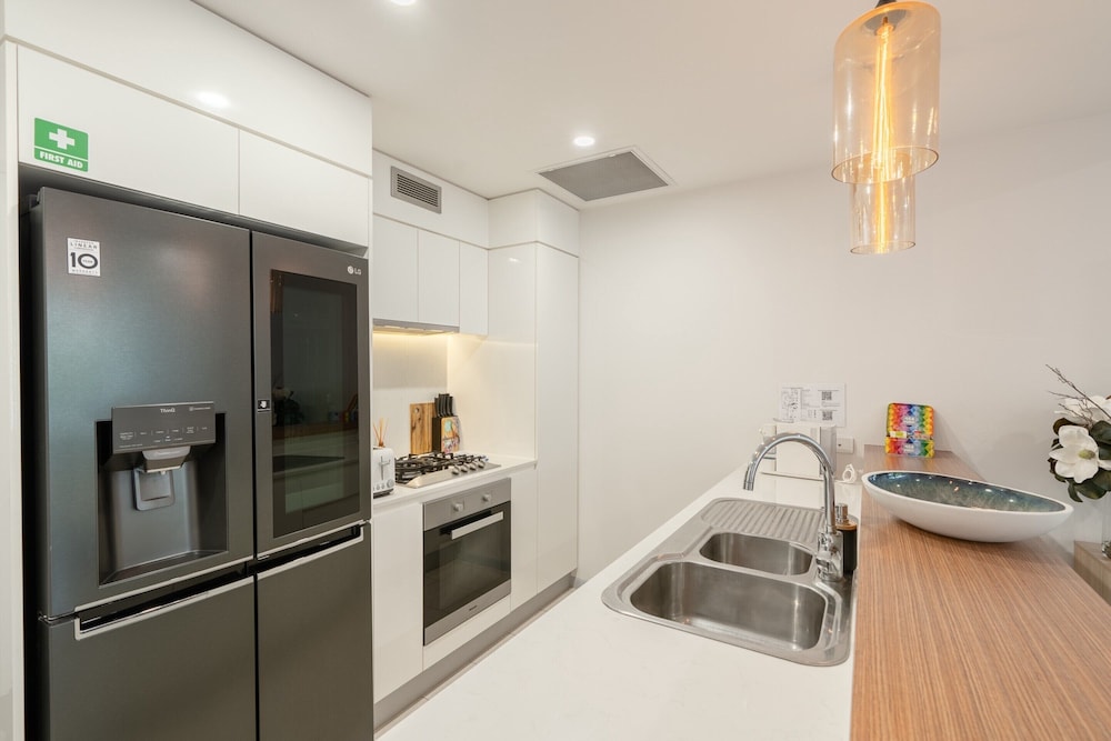 Best Location 2-bed With Gym, Pool 7-min From CBD