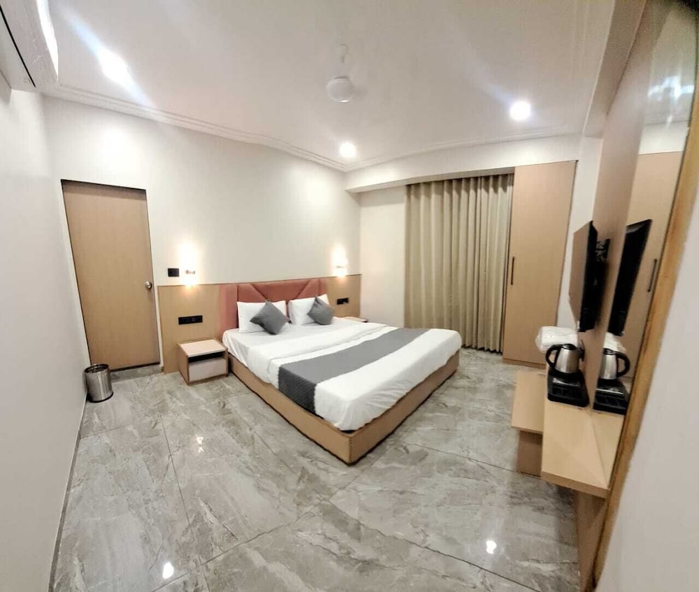 Hotel Earth Orbit