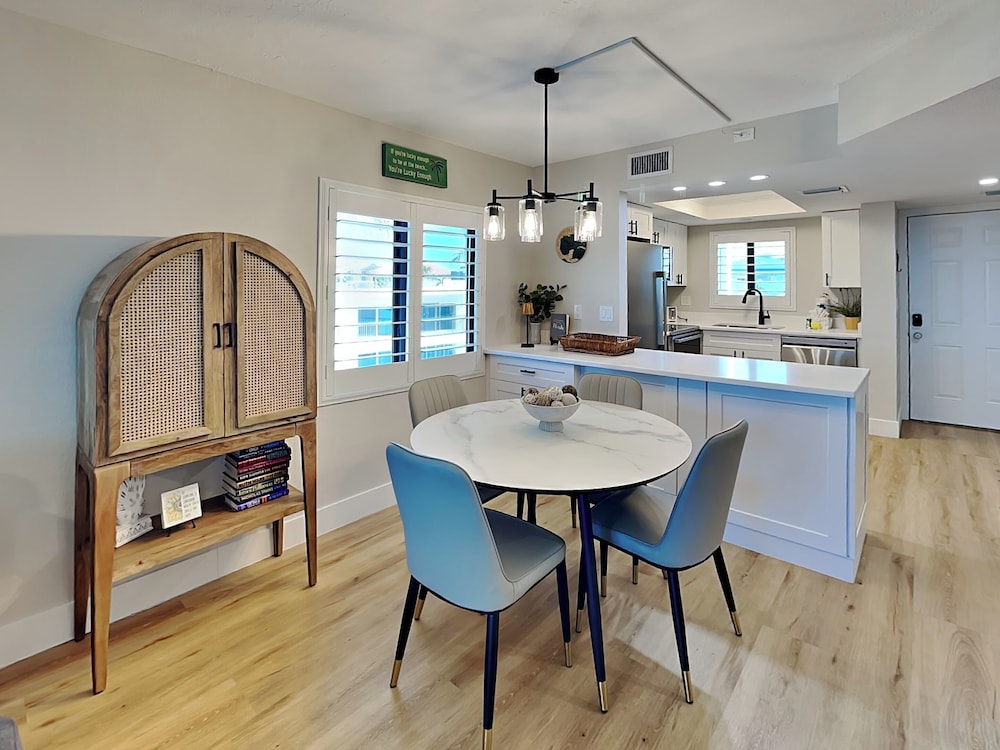 Seaside 3 by Distinctive Beach Rentals