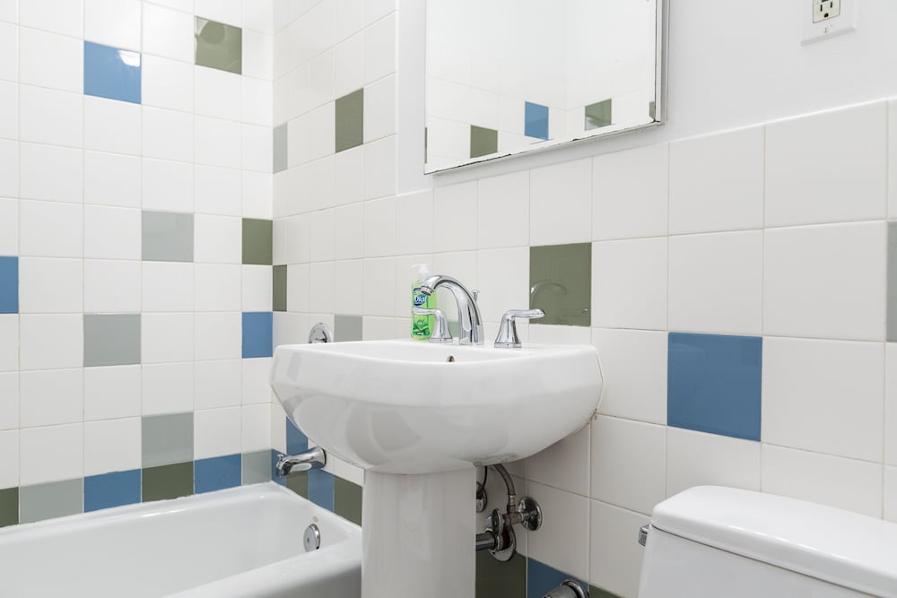 2 Bed Apt Ideally Located in UES of Manhattan