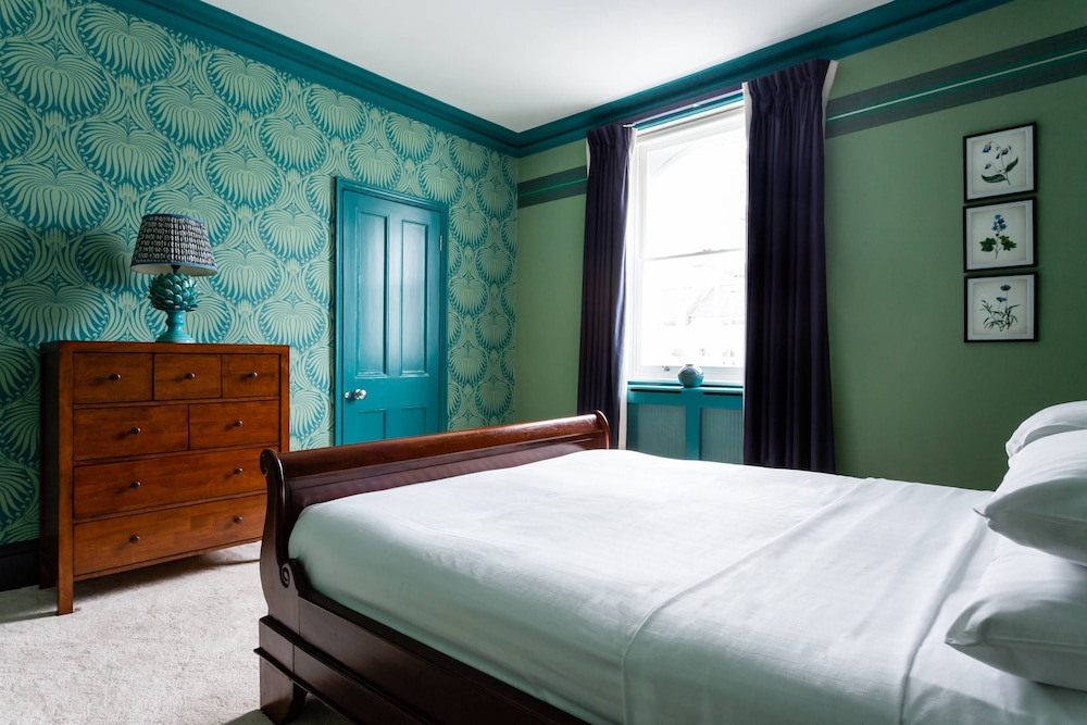 Stafford Terrace IV by Onefinestay