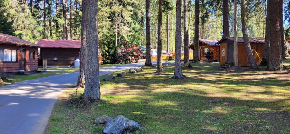 Parksville Vacations - Riverbend Cottages  RV Resort - Property Image 1