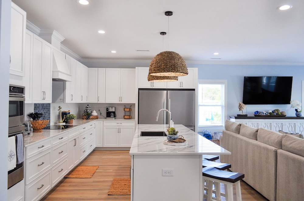 Anchors Aweigh by Topsail Realty