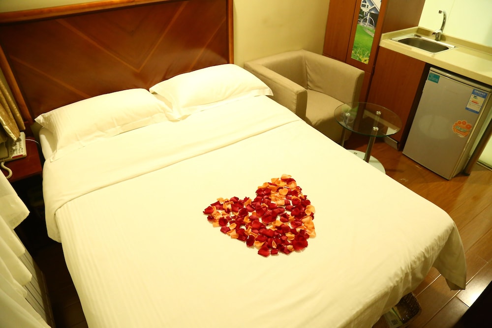 GreenTree Inn Beijing Guangmingqiao Express Apartment Hotel