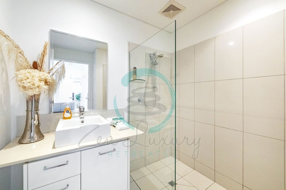 Zen Skytower Harbourview -exclusive 3br Family Apt