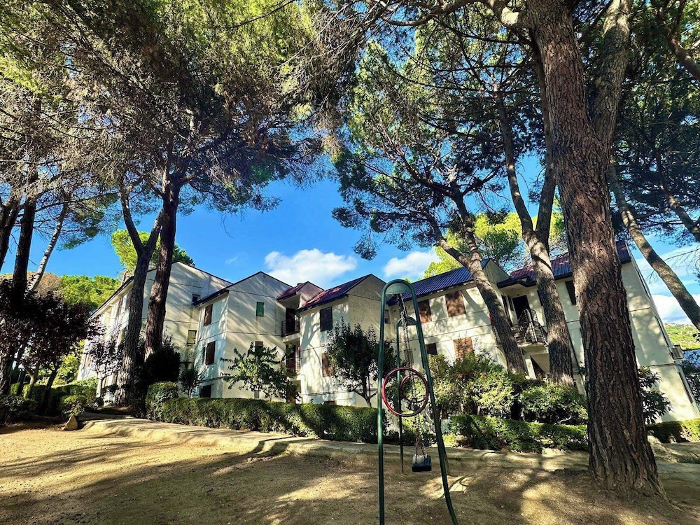 Costa Madrid Apartment Sleeps 5 With Terrace