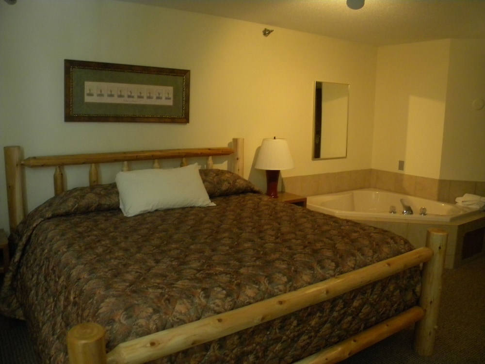 Nisswa Hotel and Suites view 4