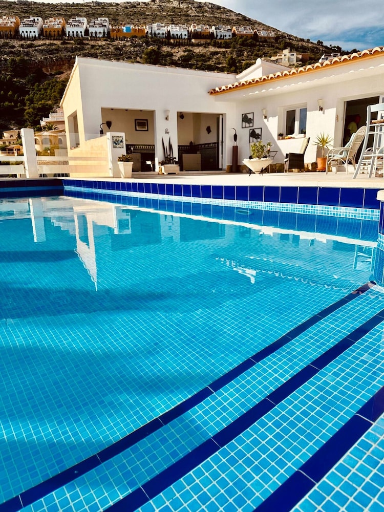 Incredible Views Villa With Private Pool