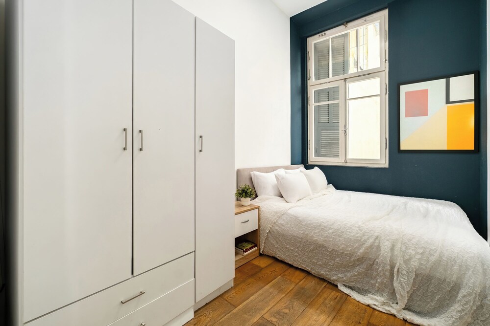 Allenby Urban Living Apartments by Sea N Rent