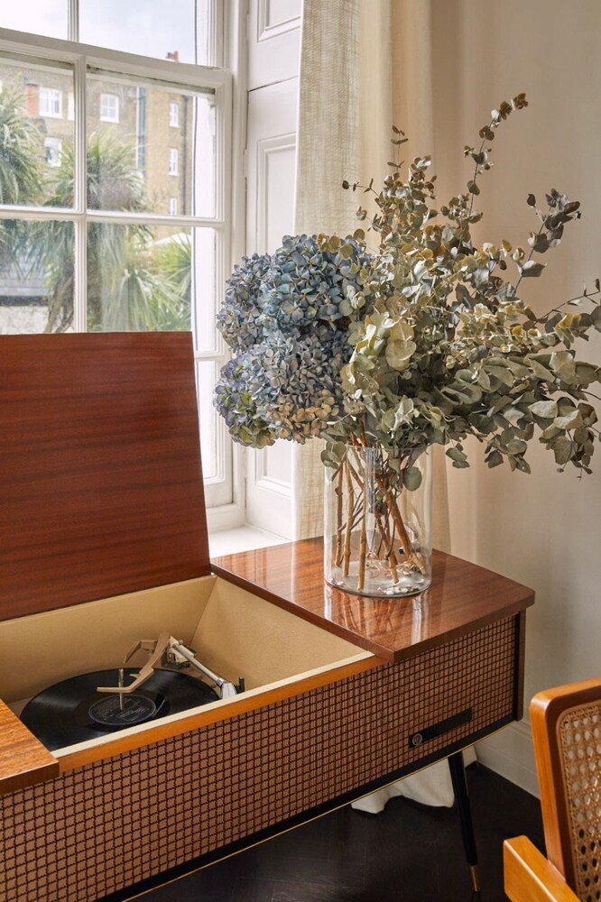 Belgravia Beauty - by Out of Office Lifestyle